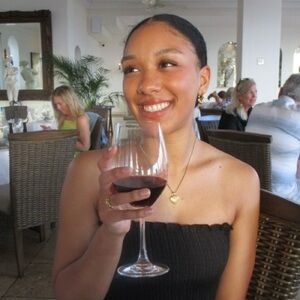 Meet your Posher, Mya